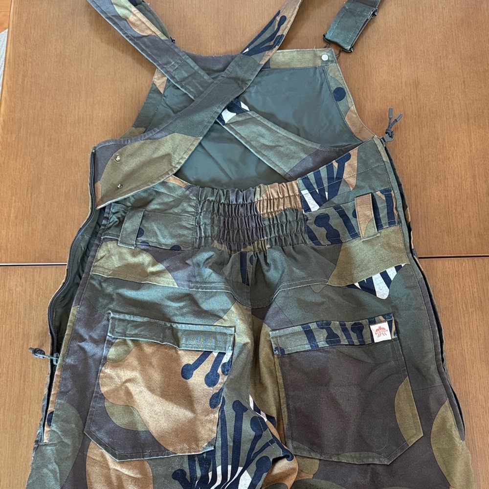 Burton Camouflage Bib Overalls Ski Snowboard Bibs - Picture 7 of 7